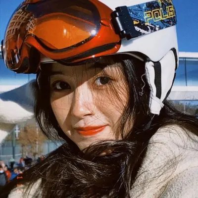 钢铁少女团2海报